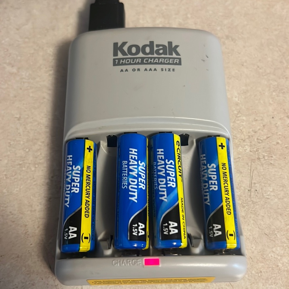 KODAK K6100 NiMH 1 HOUR AA AAA BATTERY CHARGER batteries not included